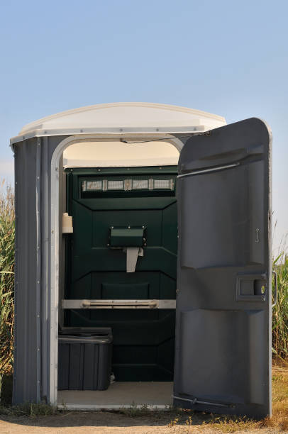 Best Porta potty delivery and setup  in Maan, ND